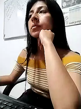 EmmaWilliamss online show from December 3, 2024, 12:35 am