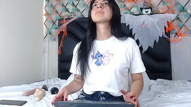 EmmaWilliamss online show from October 22, 2025, 3:23 pm