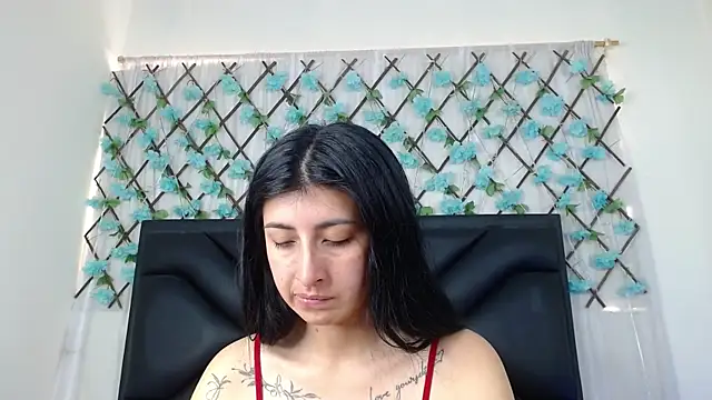 EmmaWilliamss online show from November 12, 2025, 3:34 pm