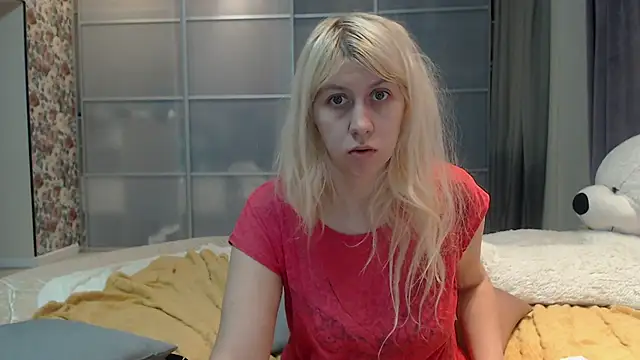 KyliePag online show from January 12, 2026, 5:12 am