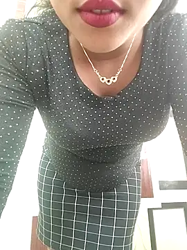 Snapshot of ANGE-MOU chatting on January 12, 2026, 3:23 am ANGE-MOU online show from January 12, 2026, 3:23 am