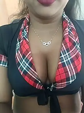 Snapshot of ANGE-MOU chatting on January 13, 2026, 2:17 am ANGE-MOU online show from January 13, 2026, 2:17 am