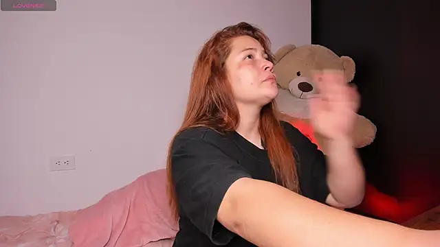 EmilyBarragan online show from October 9, 2025, 12:30 am