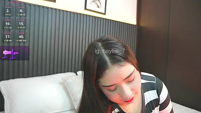 Snapshot of haylie_ chatting on April 24, 2026, 4:59 am haylie online show from April 24, 2026, 4:59 am
