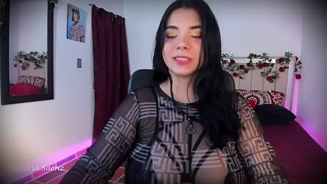 victoriaasaenz  online show from February 18, 2026, 12:39 am
