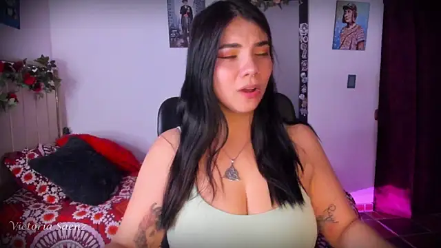 victoriaasaenz  online show from May 29, 2026, 12:52 am