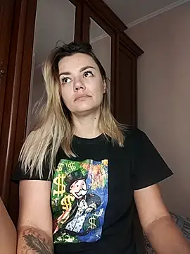 KrissSexi online show from September 17, 2025, 4:36 am