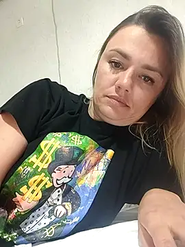 KrissSexi online show from October 3, 2025, 7:00 pm