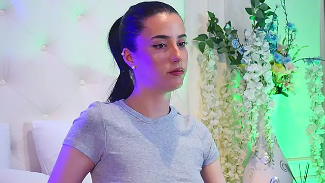 AmeliaJune online show from April 17, 2026, 8:45 pm