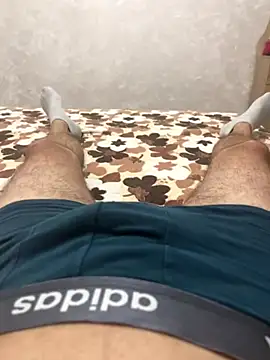 Snapshot of mihaixxx1 chatting on November 19, 2025, 5:13 pm mihaixxx1 online show from November 19, 2025, 5:13 pm