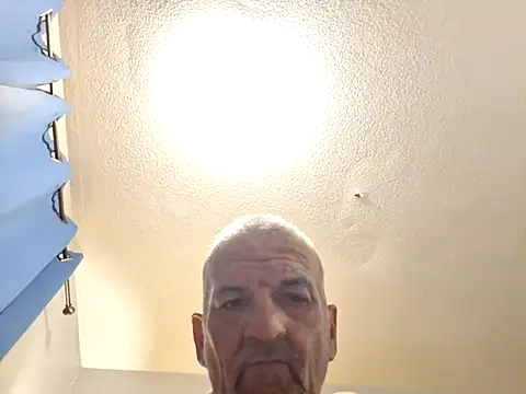 Snapshot of bigmack8810 chatting on October 29, 2025, 9:00 am bigmack8810 online show from October 29, 2025, 9:00 am