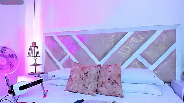 ZiaCalifa online show from February 21, 2026, 12:17 pm