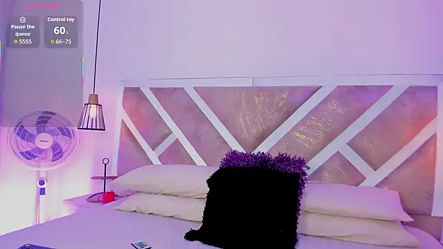 ZiaCalifa online show from April 7, 2026, 11:21 am