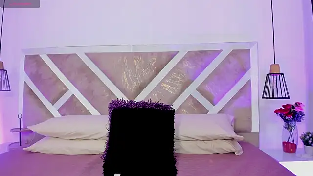 ZiaCalifa online show from April 11, 2026, 11:14 am