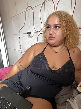 MinaBoss online show from February 4, 2025, 4:39 pm