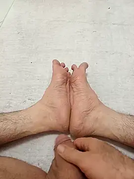 Hardapple01 online show from March 19, 2026, 3:27 pm