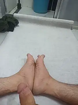 Snapshot of Hardapple01 chatting on July 15, 2026, 2:17 am Hardapple01 online show from July 15, 2026, 2:17 am