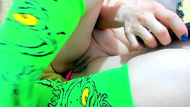 Snapshot of Esmeralda_oikos chatting on December 29, 2024, 2:38 am Esmeralda oikos online show from December 29, 2024, 2:38 am