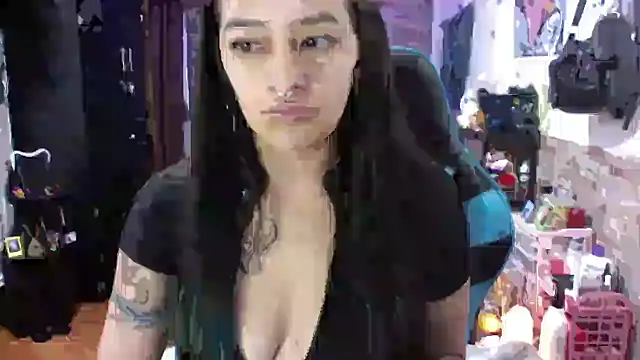 Snapshot of AngelaQueen_ chatting on March 15, 2026, 3:40 pm AngelaQueen online show from March 15, 2026, 3:40 pm