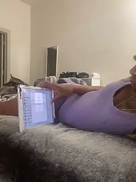 Snapshot of SlimBeenBadd1981 chatting on February 24, 2025, 7:09 pm SlimBeenBadd1981 online show from February 24, 2025, 7:09 pm