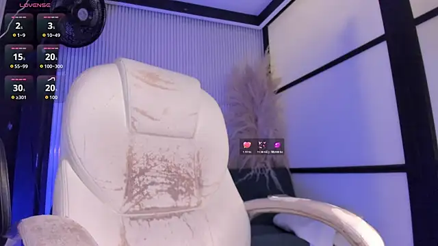 LunaBaker-1 online show from May 18, 2026, 4:51 am