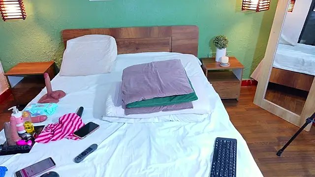 dannaahbrown online show from December 18, 2025, 12:55 pm