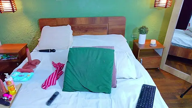 dannaahbrown online show from March 26, 2026, 12:33 pm