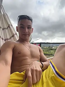 liuscast22 online show from April 18, 2026, 7:29 pm