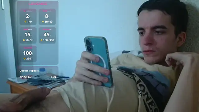 Tombgy07 online show from April 17, 2026, 4:43 pm