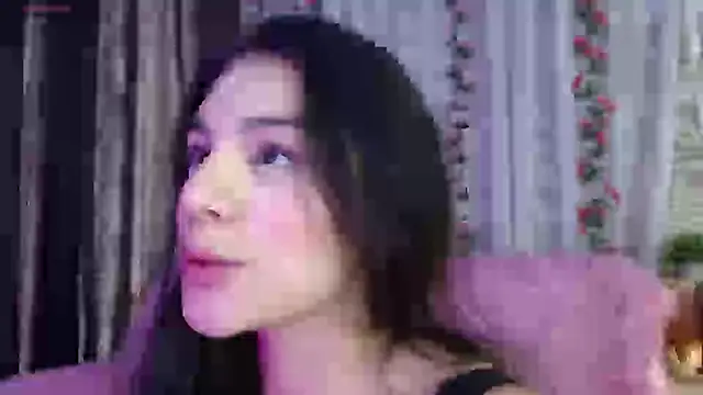 Saray Cute  online show from December 27, 2024, 6:20 pm