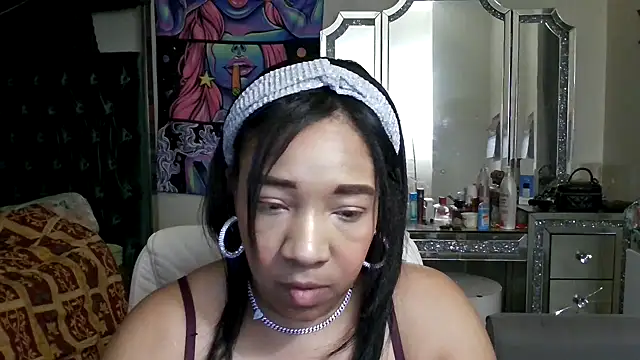 YasmineMinaj online show from January 14, 2025, 11:27 pm