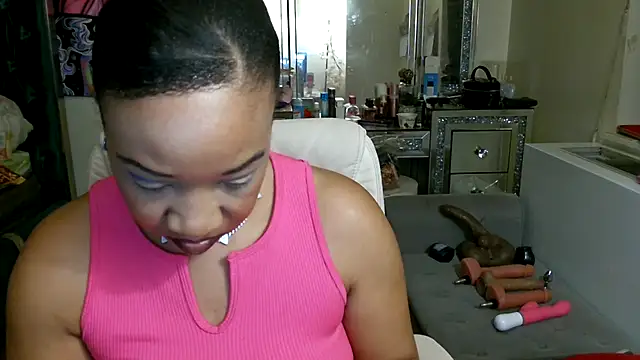 YasmineMinaj online show from January 21, 2025, 6:33 am