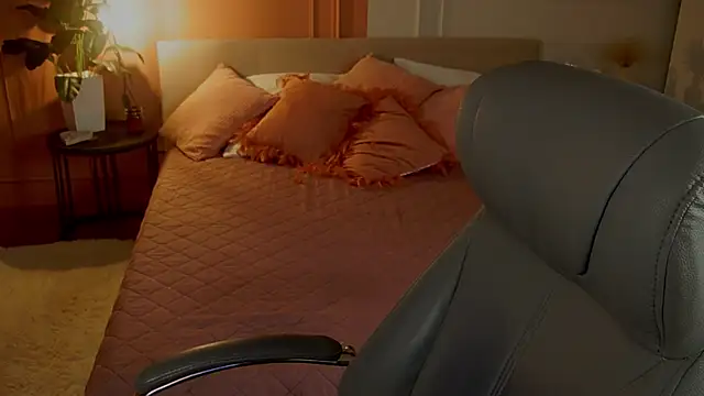 anita blairr online show from November 28, 2025, 12:57 am