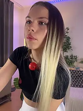 KittyKatyDream online show from February 3, 2025, 4:31 pm