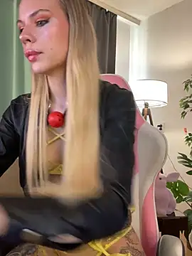 KittyKatyDream online show from April 7, 2026, 4:07 pm