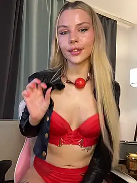 Snapshot of KittyKatyDream chatting on May 8, 2026, 2:11 pm KittyKatyDream online show from May 8, 2026, 2:11 pm