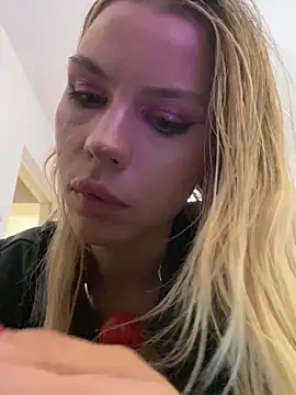 Snapshot of KittyKatyDream chatting on May 9, 2026, 2:11 pm KittyKatyDream online show from May 9, 2026, 2:11 pm
