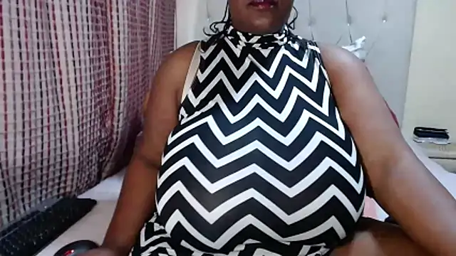 Snapshot of CHOCOLATEDARKBUSTYX chatting on May 15, 2026, 6:09 am CHOCOLATEDARKBUSTYX online show from May 15, 2026, 6:09 am