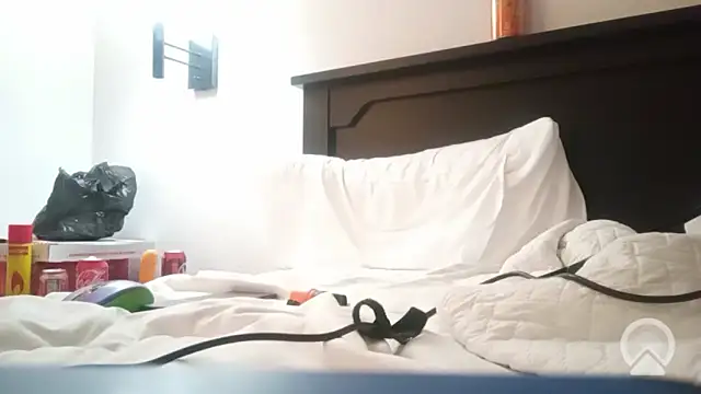 JunkieLiLMethWhore online show from October 15, 2025, 5:51 am