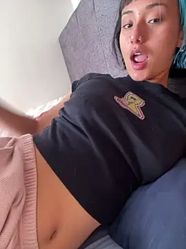 tati cardenas online show from March 15, 2026, 9:43 pm