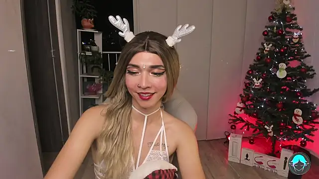 sofi elfqueen online show from December 28, 2024, 3:04 am