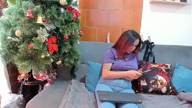  girls on fire  online show from December 24, 2024, 3:26 pm