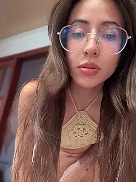 lauravasquez online show from February 18, 2025, 5:31 pm