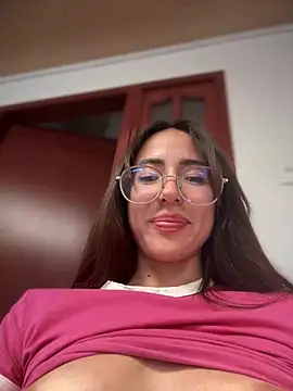 lauravasquez online show from March 8, 2025, 7:53 pm
