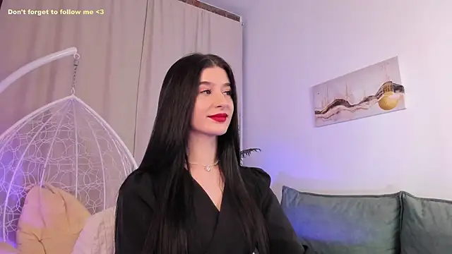 LauraCoy online show from February 3, 2025, 8:24 pm