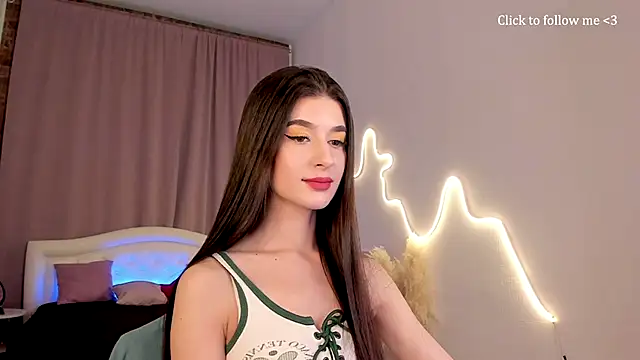 LauraCoy online show from December 5, 2025, 7:54 pm