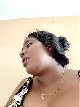 Snapshot of moncerrat_luna chatting on December 1, 2024, 8:09 pm moncerrat luna online show from December 1, 2024, 8:09 pm