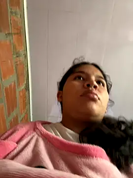 Snapshot of moncerrat_luna chatting on November 17, 2025, 2:34 pm moncerrat luna online show from November 17, 2025, 2:34 pm