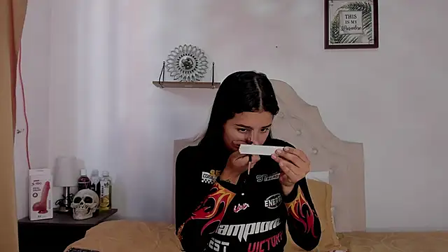 aliice walker  online show from October 1, 2025, 12:44 pm