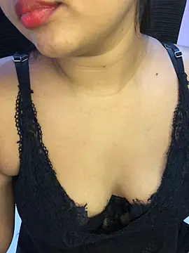 Rose Olivia online show from March 12, 2026, 4:13 pm